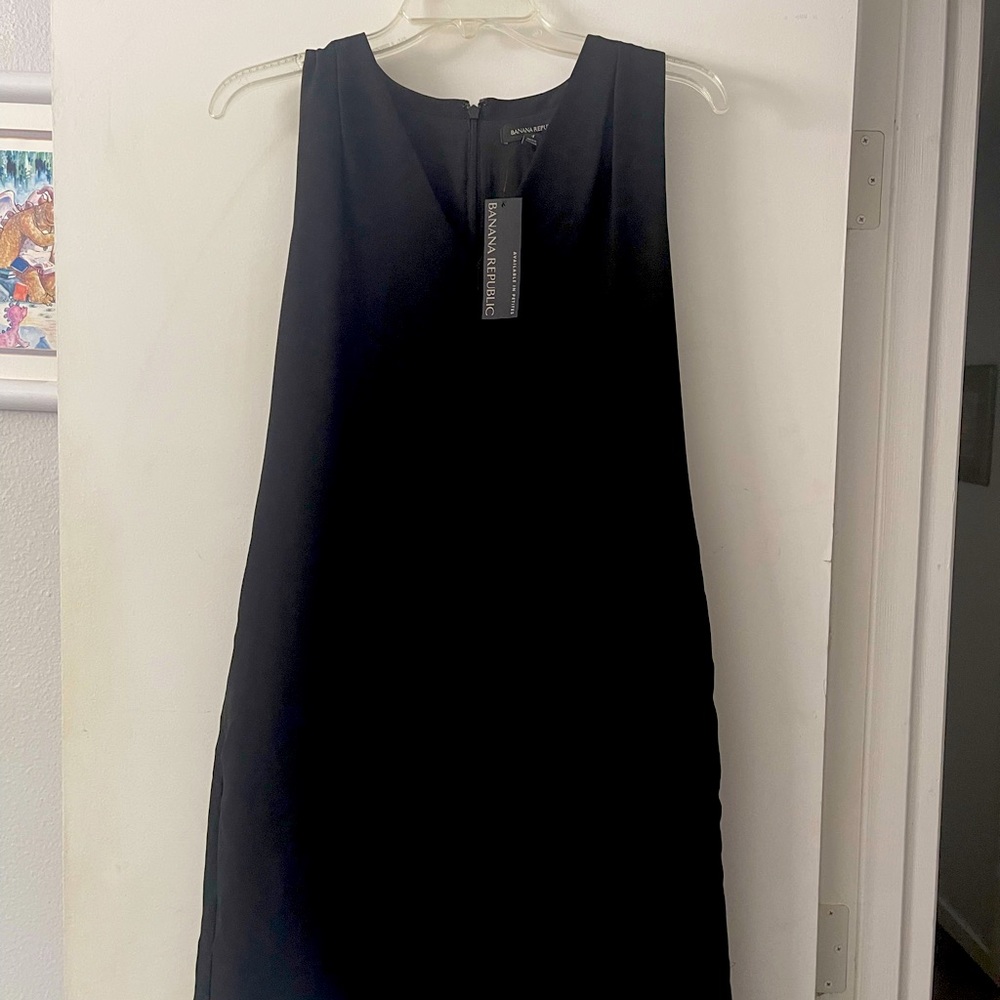 Black sheath dress with pockets